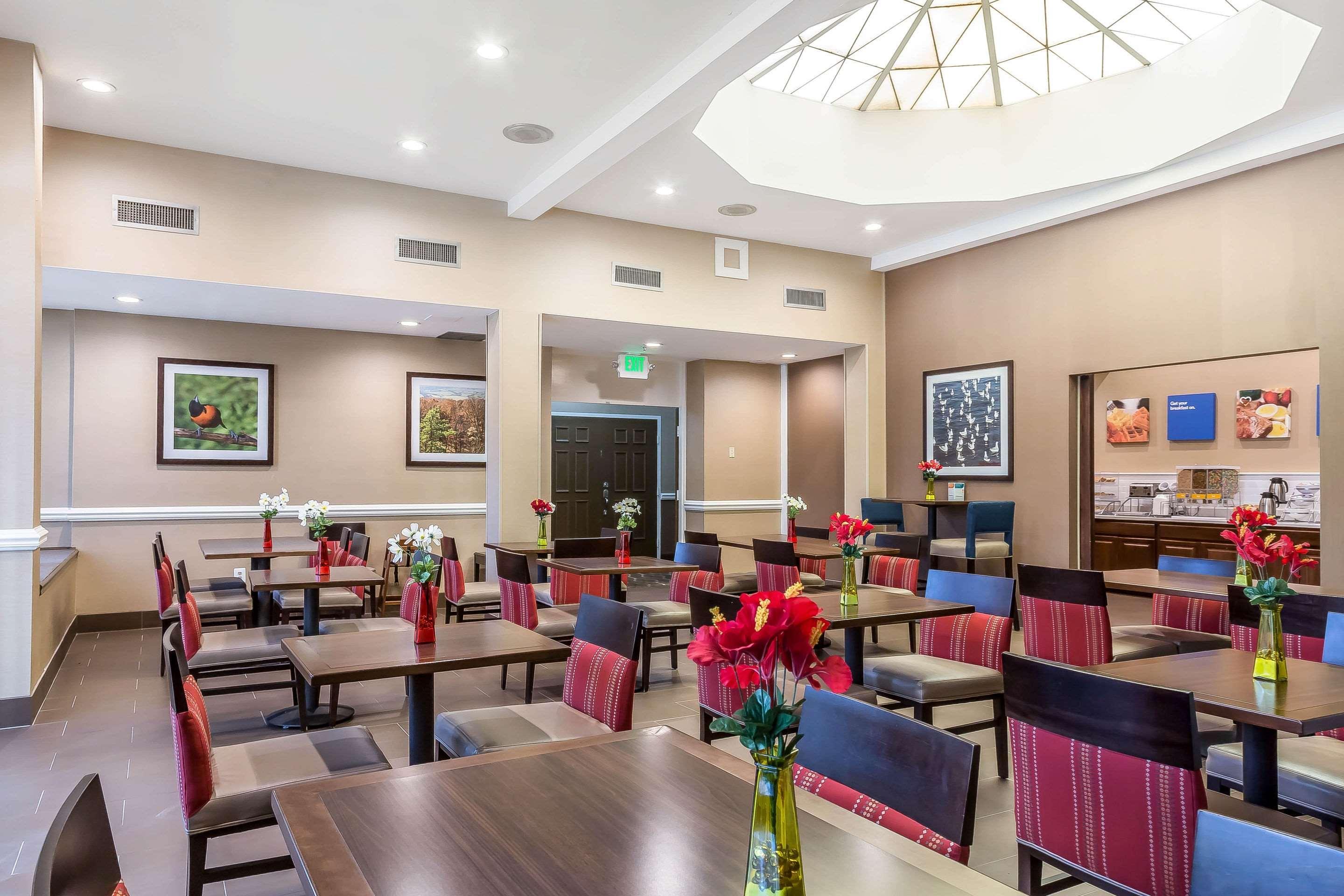 Comfort Inn & Suites Aberdeen Bagian luar foto