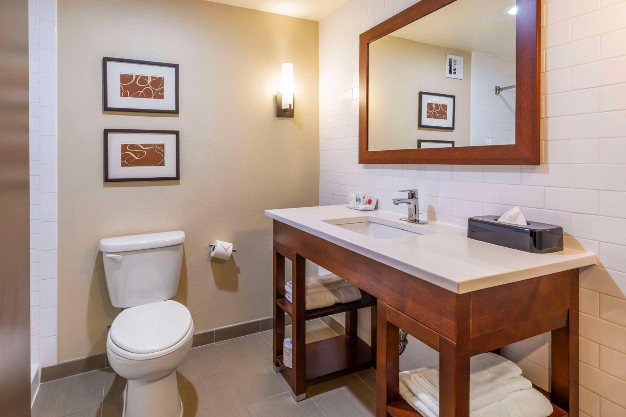 Comfort Inn & Suites Aberdeen Bagian luar foto