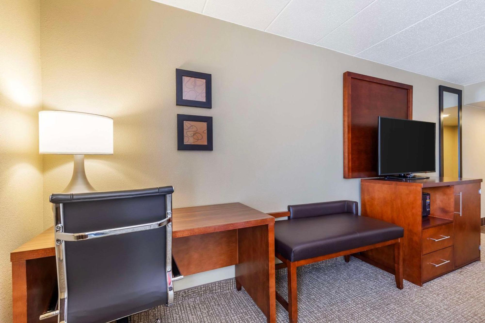 Comfort Inn & Suites Aberdeen Bagian luar foto